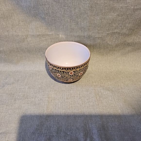 Hand Painted Thai Benjarong Style Porcelain Bowl with Gold Gliding Thailand Made